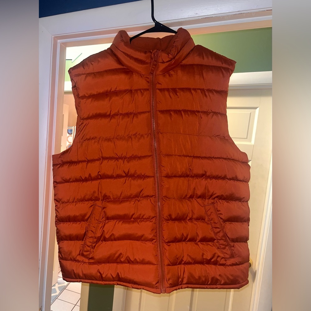 Like new puffer vest